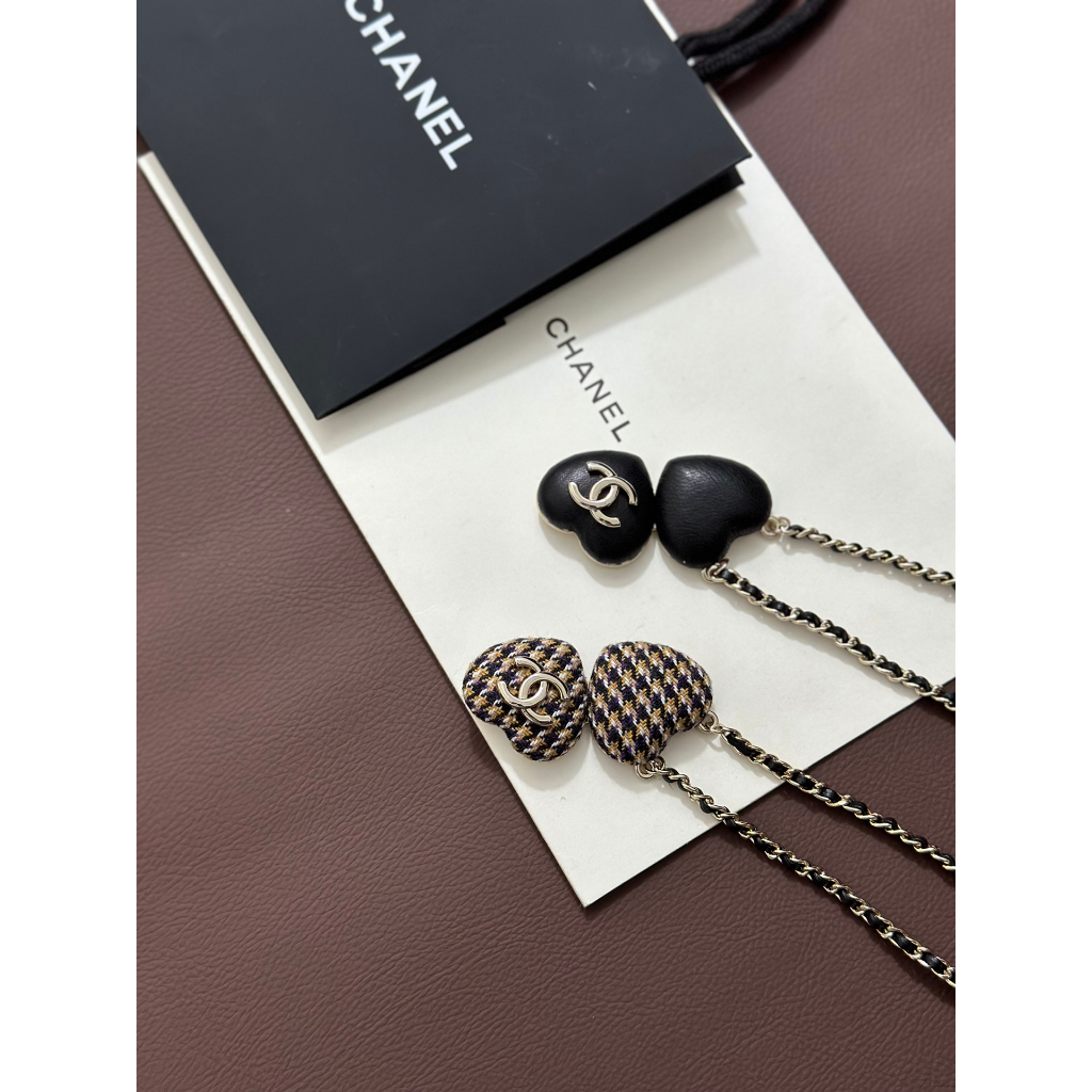 Vòng Cổ Dây Da Bện Mặt Trái Tim Màu Đen Thời Trang Mới 2023