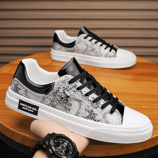Giày sneaker hoạ tiết da rắn thiết kế đơn giản hợp thời trang