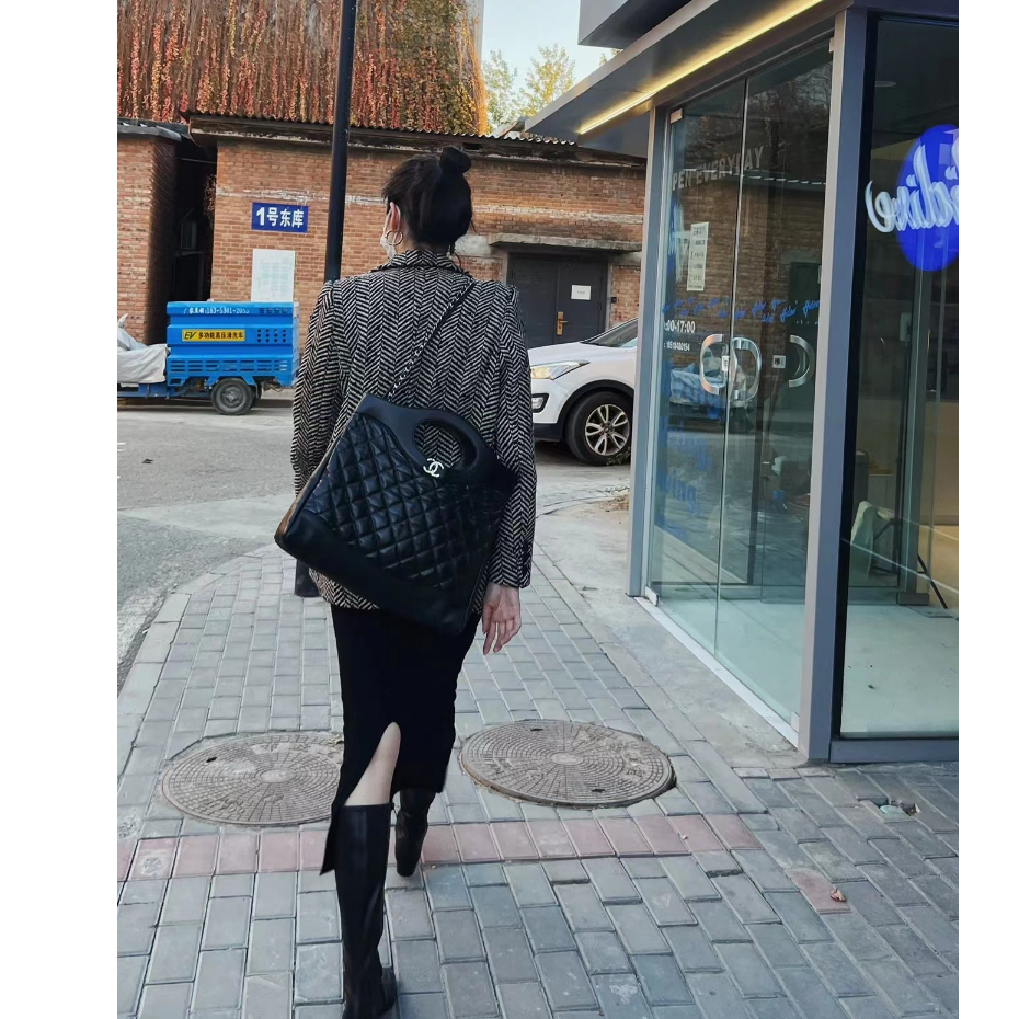 Túi Mua Sắm 31 Tông Da Bò Màu Vàng Và Kim Loại Kích Thước Lớn 36X31 cm Không Có Hộp