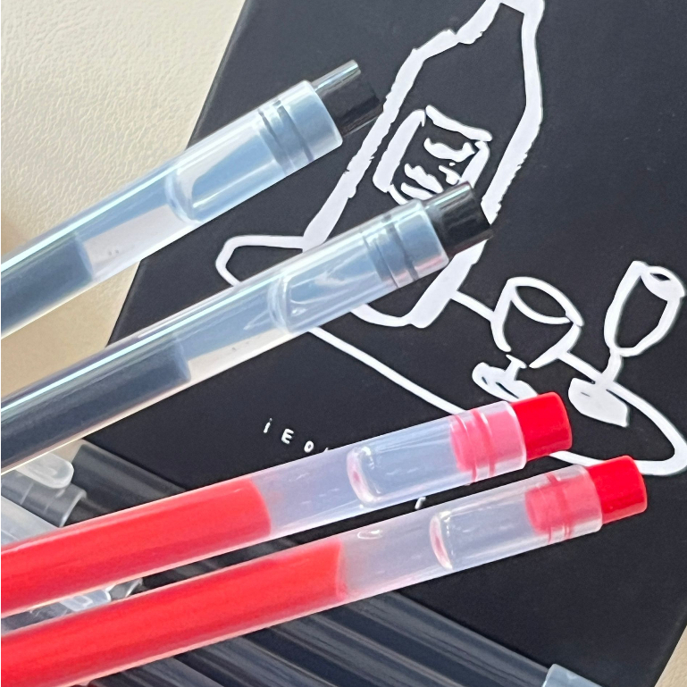 10 Bút Mực Đen / Đỏ Ngòi 0.5mm