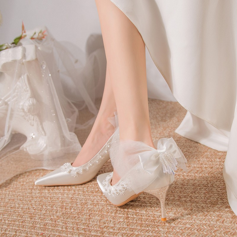 Giày Cao Gót Vải satin Phối Ren Và Nơ Ngọc Trai Phong Cách Pháp Sang Trọng Cho Cô Dâu
