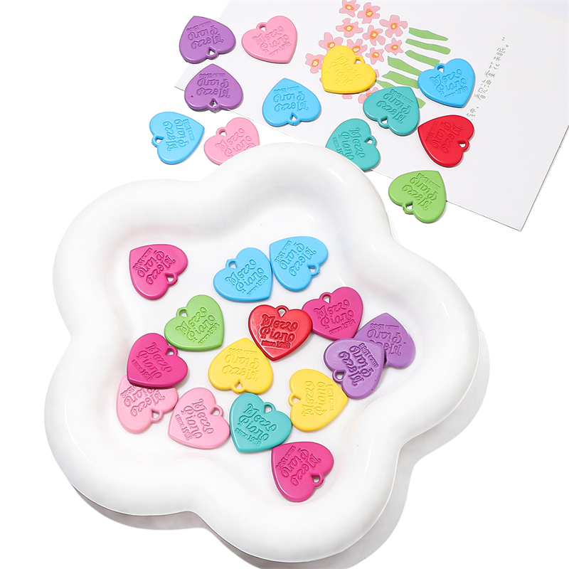 Mặt Dây Chuyền Hình Trái Tim Bằng Nhựa acrylic Kích Thước 23x21mm