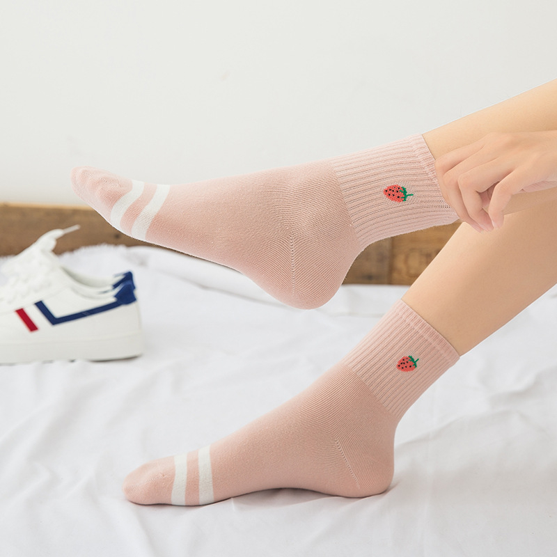 Vớ Cotton Cổ Vừa Họa Tiết Dâu Tây Hoạt Hình Phong Cách Harajuku Nhật Bản Dễ Thương Cho Nữ HZFWS2540