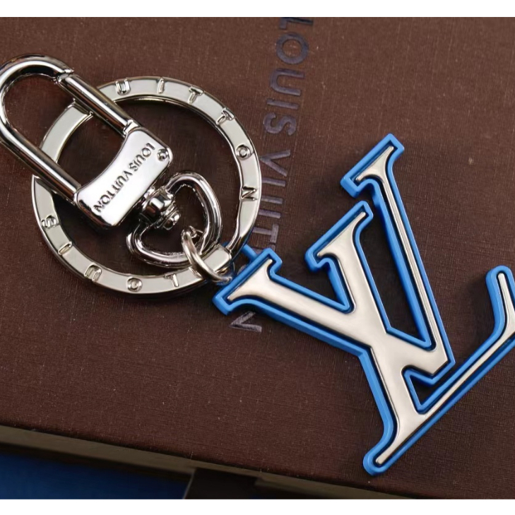 Comes with original packaging lv / louis vuitton Móc Khóa Mới Màu Xanh Lam ➕ Vòng Tay lv Hai Lớp Thiết Kế Chữ Cái Màu Bạc