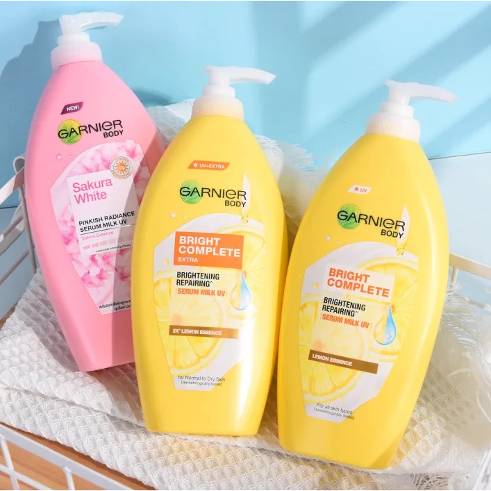 Garnier Sữa Dưỡng Thể Chiết Xuất Chanh Làm Trắng Da 377 400ml
