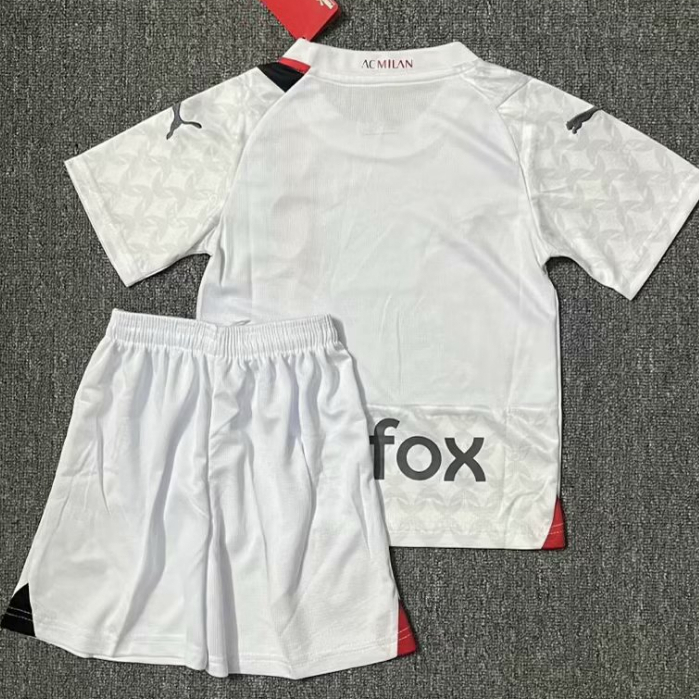 Phụ Kiện Chuyên Dụng Cho Xe Hơi 23 / 24 r. 23 Le O pulisic ac milan Bộ Quần Áo Bóng Đá Sân Khách Màu Trắng Cho Bé