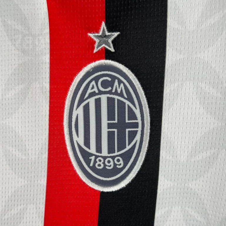 Phụ Kiện Chuyên Dụng Cho Xe Hơi 23 / 24 r. 23 Le O pulisic ac milan Bộ Quần Áo Bóng Đá Sân Khách Màu Trắng Cho Bé