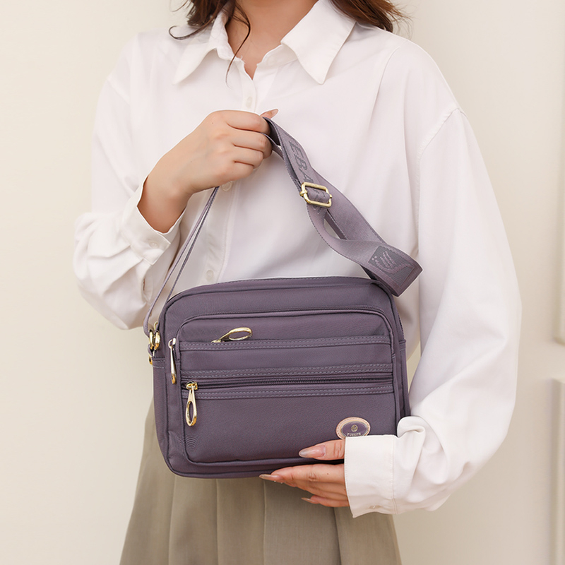 Túi Đeo Chéo Bằng nylon Chống Nước Màu Sắc Đơn Giản Cho Nữ