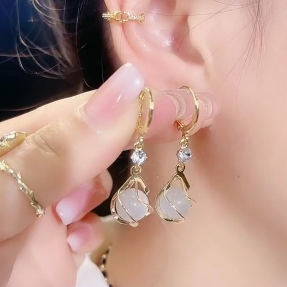 Khuyên Tai Vàng Thời Trang Thanh Lịch Phong Cách Hàn Quốc Cho Nữ