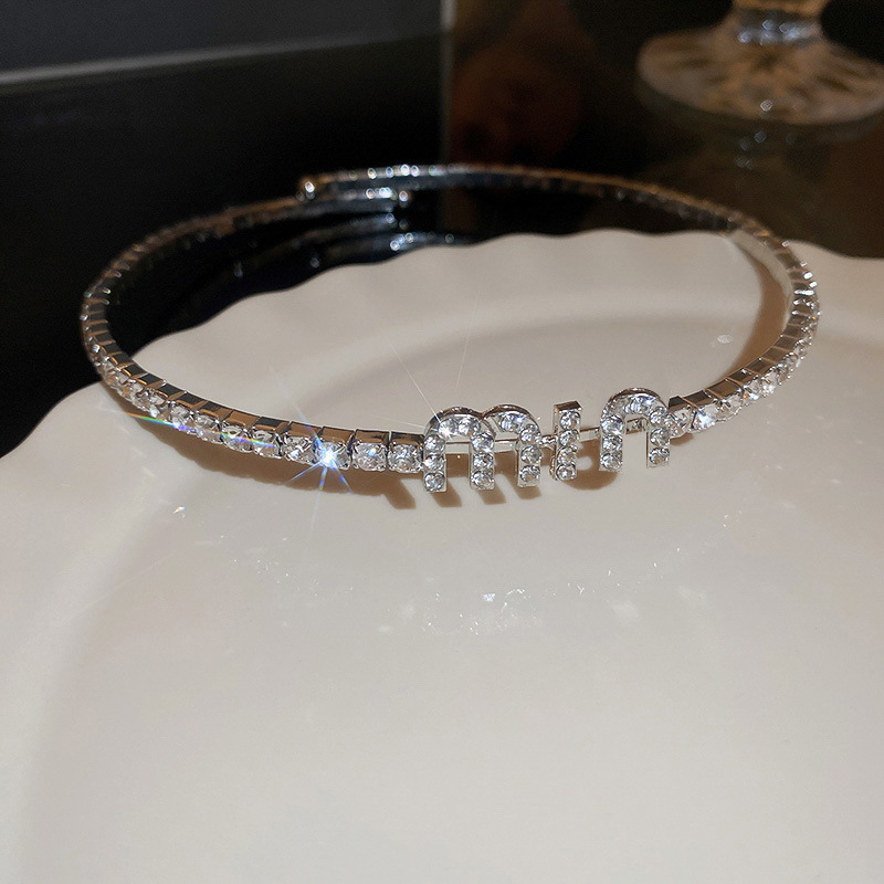 Vòng Cổ choker Mặt Chữ Cái Đính Đá Sang Trọng