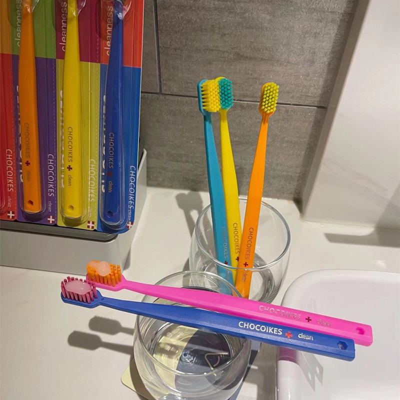 Ultra Bàn Chải Đánh Răng Lông Siêu Mềm Màu Ngẫu Nhiên