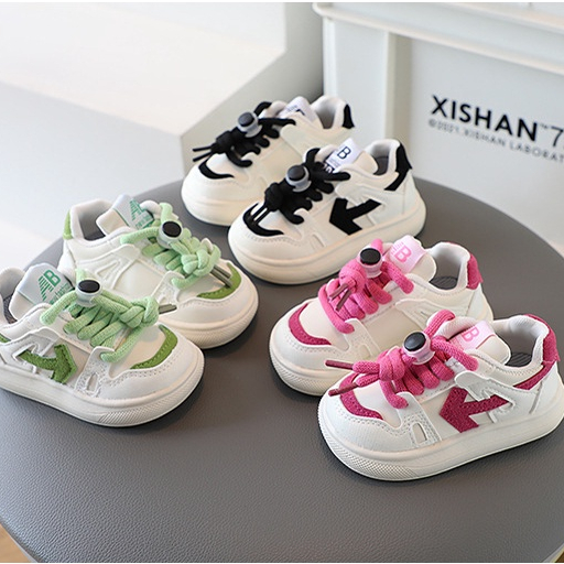 Giày Thể Thao Đế Mềm Chống Trượt Thoáng Khí Thời Trang Cho Bé