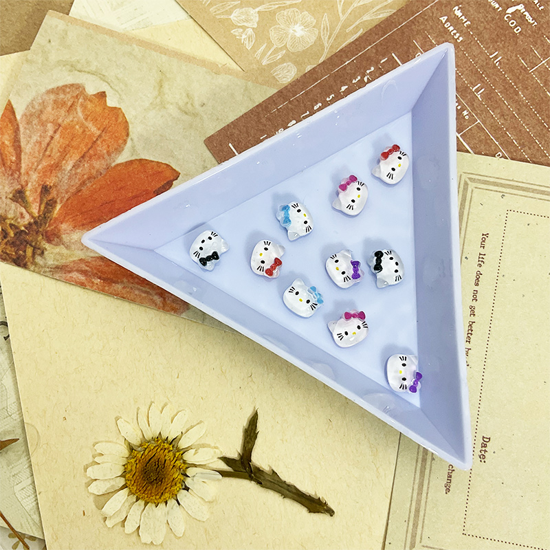 Bộ 50 phụ kiện trang trí móng tay 3D hình hello kitty xinh xắn Rou Bao