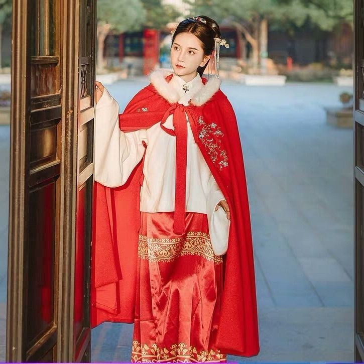 Áo Choàng Hán Phục Vải Lông Cừu Dày Dặn Thêu Họa Tiết Thời Trang Thu Đông Cho Nữ