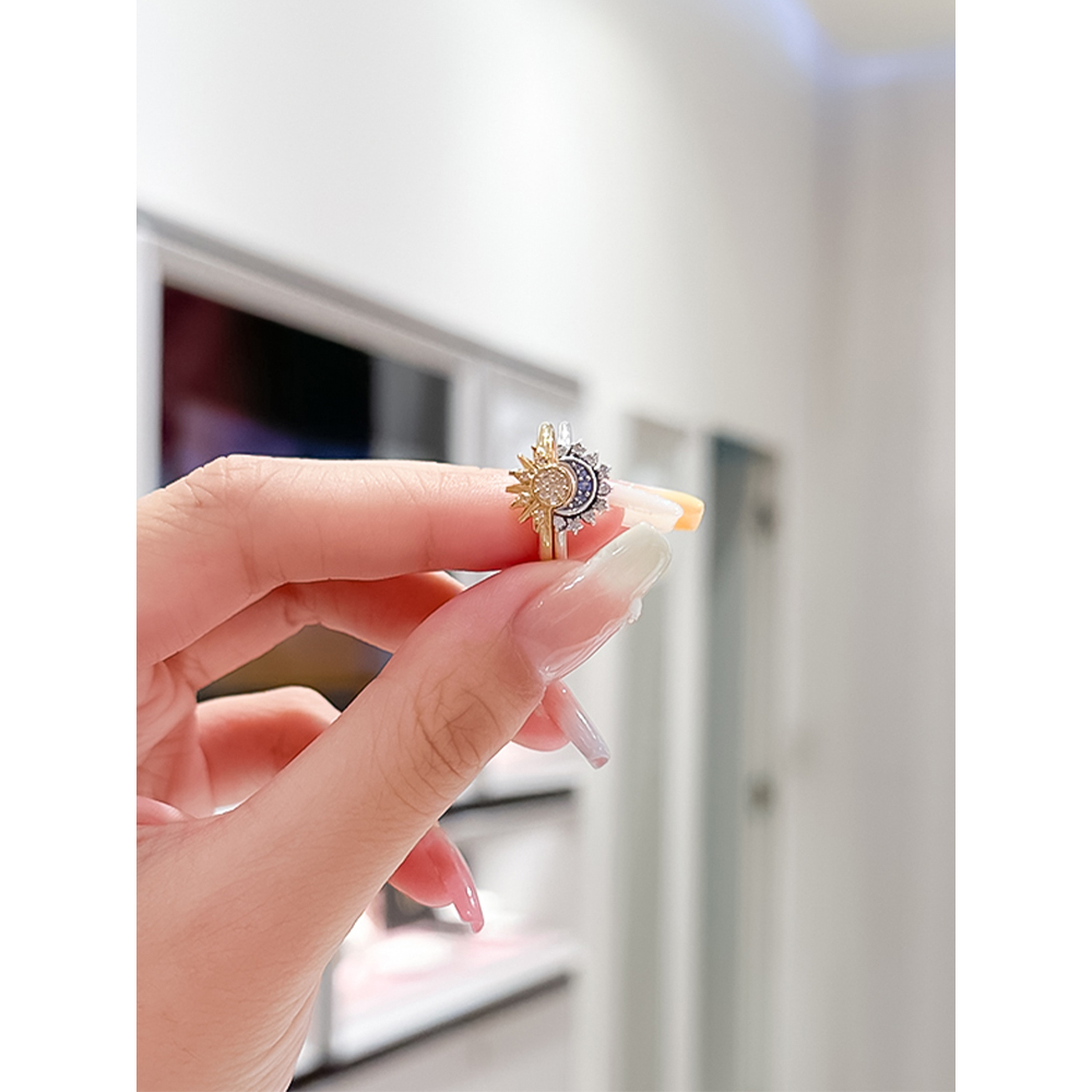 Hộp Nhẫn Hình Mặt Trăng / Mặt Trời Lấp Lánh