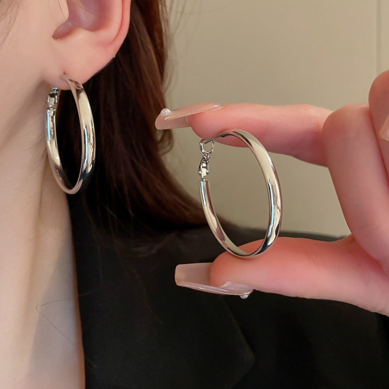 Khuyên Tai Kim Loại Mỏng Dáng Tròn Thời Trang Cao Cấp
