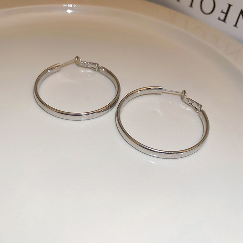 Khuyên Tai Kim Loại Mỏng Dáng Tròn Thời Trang Cao Cấp