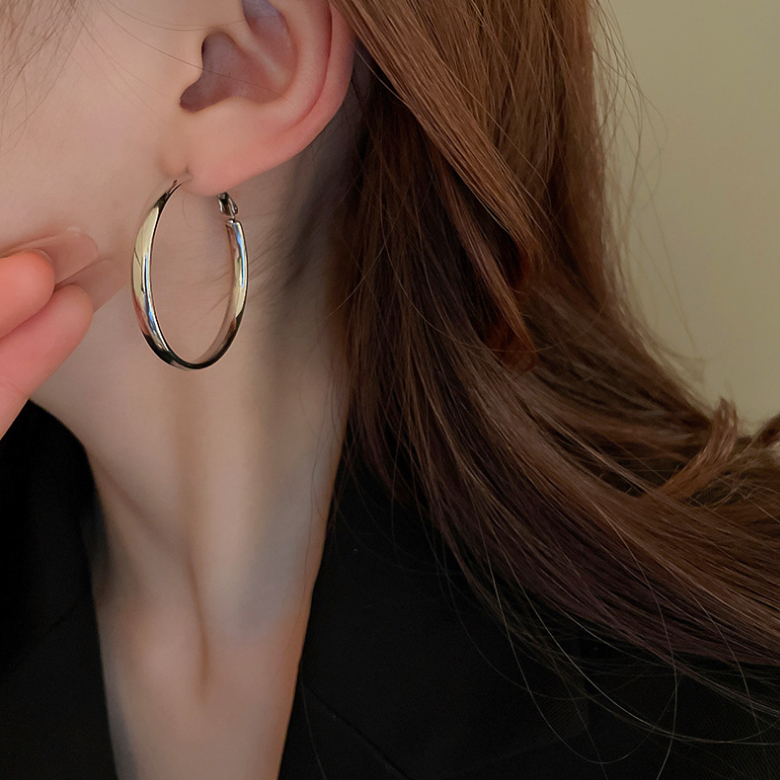 Khuyên Tai Kim Loại Mỏng Dáng Tròn Thời Trang Cao Cấp