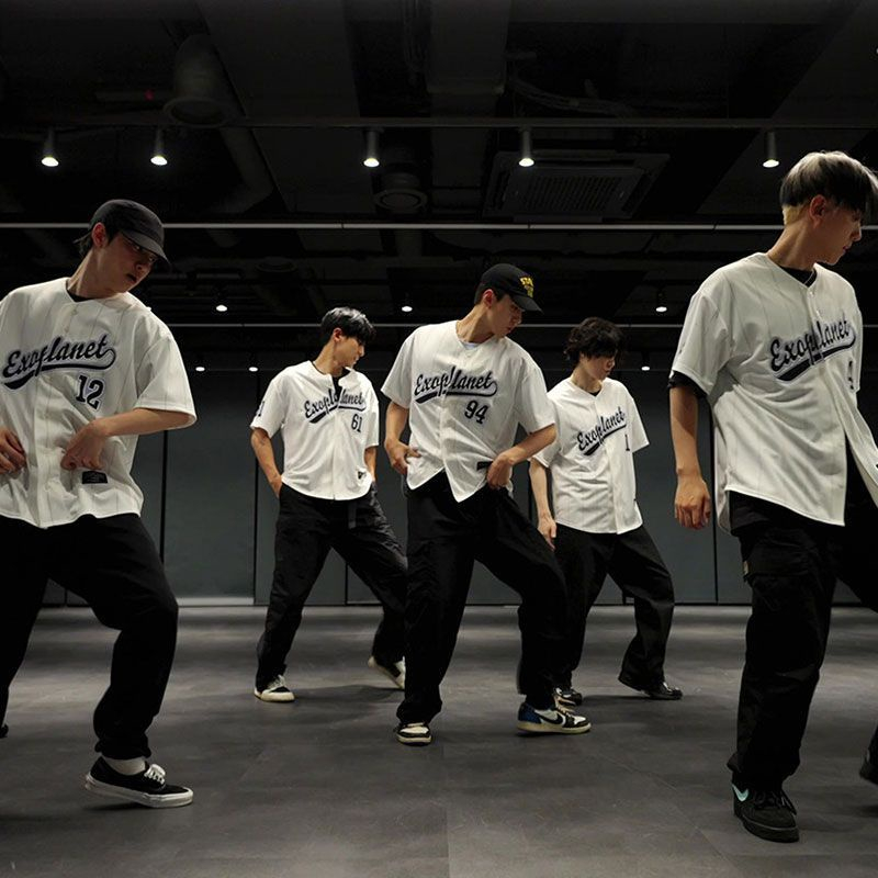 Áo Thun cotton Tay Ngắn Cổ Tròn In Hình kpop exo Màu Đen Thời Trang harajuku Cho Học Sinh