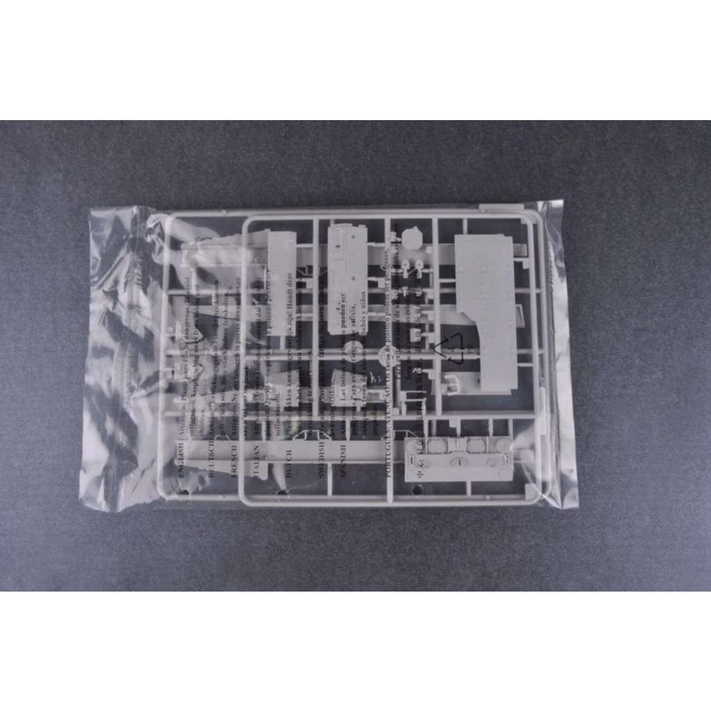 Mô Hình Xe Tăng Đức Leopard 2 A5 / A6 Tỉ Lệ 1: 35 Hobbyboss 82402