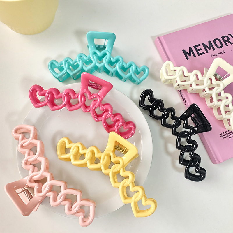 Kẹp hình cá mập tình yêu màu acrylic cỡ lớn 13cm dành cho nữ