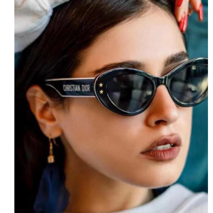 Kính Râm Loạt Núm Vú Mới Năm 2022