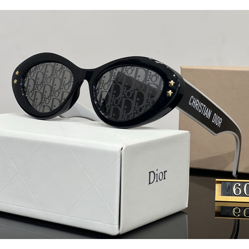 Kính Râm Loạt Núm Vú Mới Năm 2022