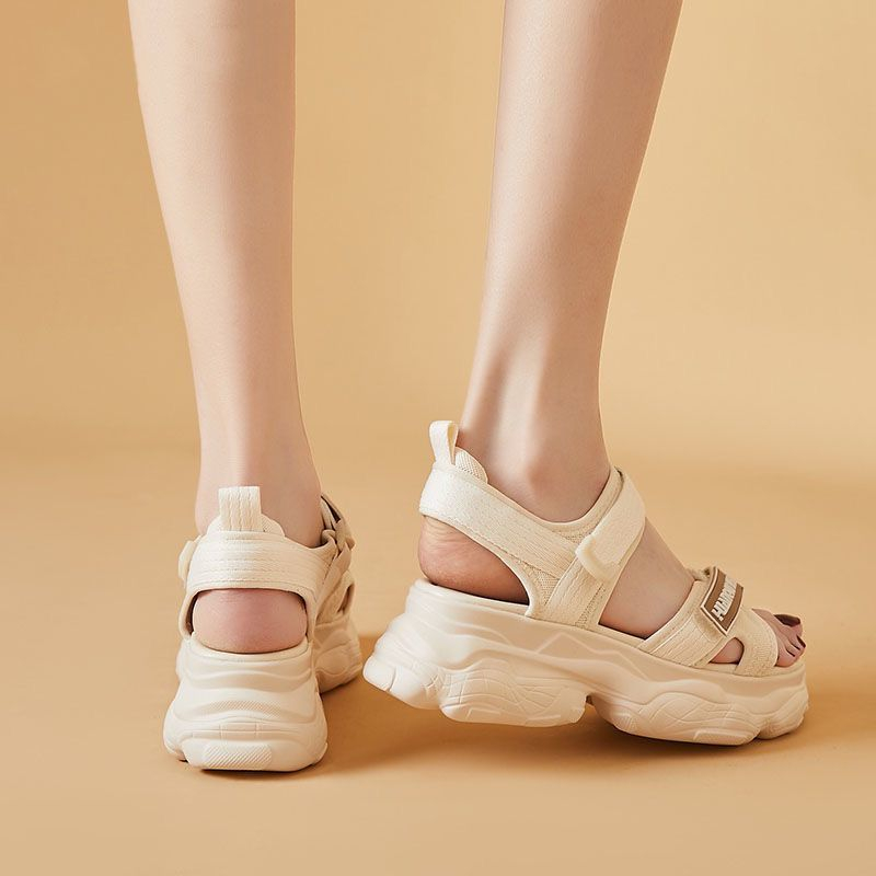 Xăng đan Thể Thao Đế Dày Thời Trang Dành Cho Nữ