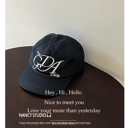 Niche nhà thiết kế phong cách thêu chữ cái mũ phẳng vành phụ nữ trông nhỏ high-end navy blue couple mũ bóng chày