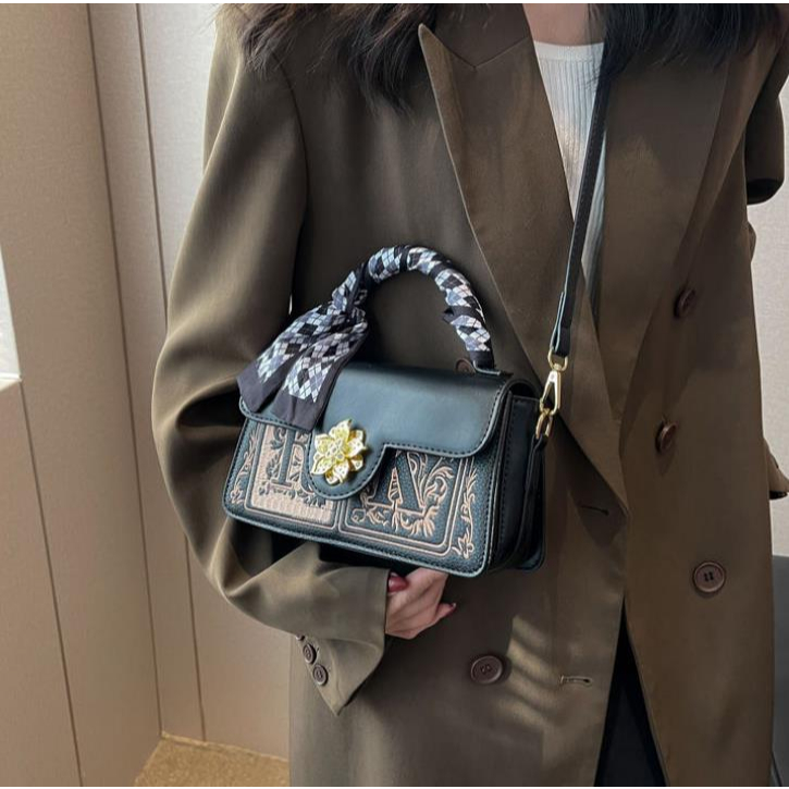 Túi Xách Đeo Vai Hình Vuông Nhỏ Thêu Họa Tiết Phong Cách Thời Trang Mới 2023 Cho Nữ
