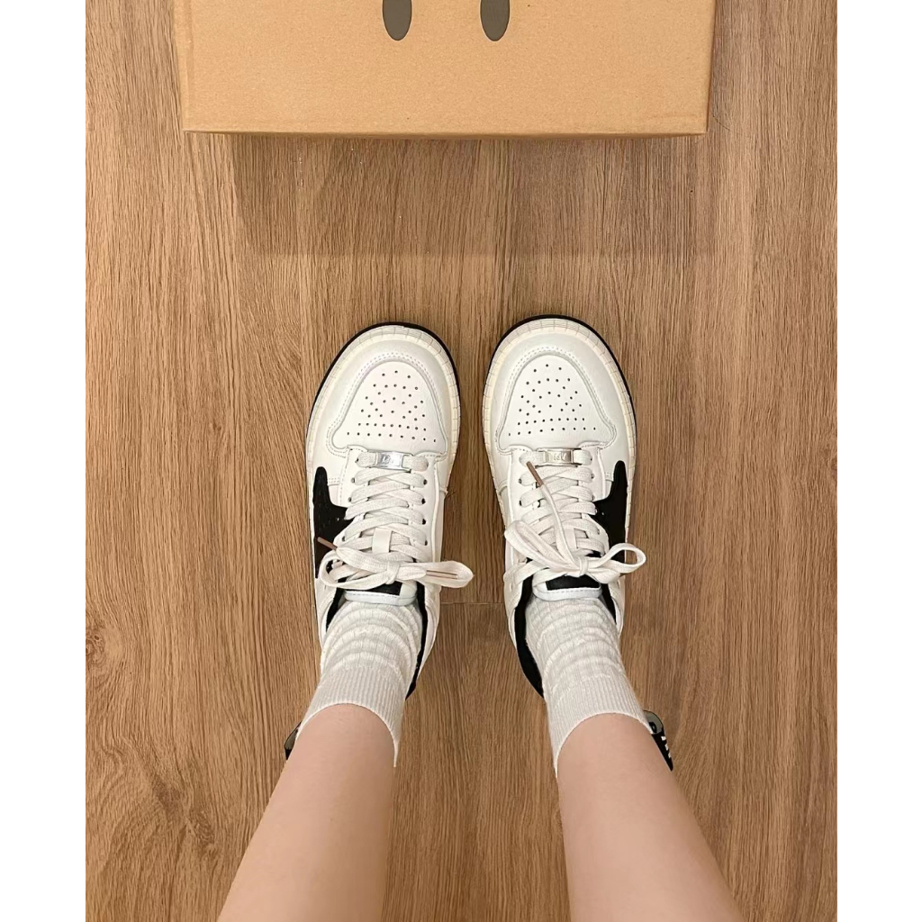 Giày Sneaker Đế  Siêu Nhẹ Phong Cách Thời Trang  Đáng Yêu Đế Bằng Phối Dây Bản To Giày Thể Thao Kiểu Nữ Mới 2023