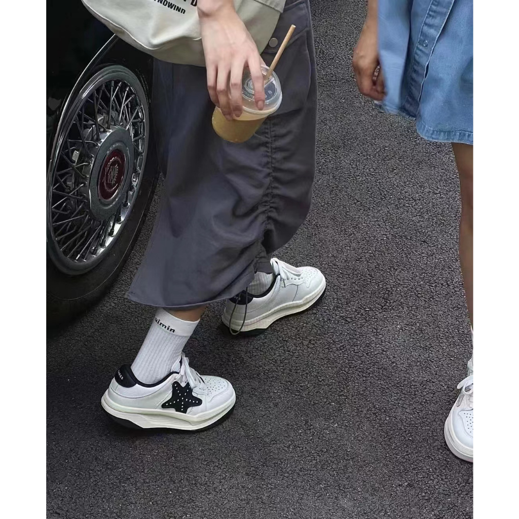 Giày Sneaker Đế  Siêu Nhẹ Phong Cách Thời Trang  Đáng Yêu Đế Bằng Phối Dây Bản To Giày Thể Thao Kiểu Nữ Mới 2023