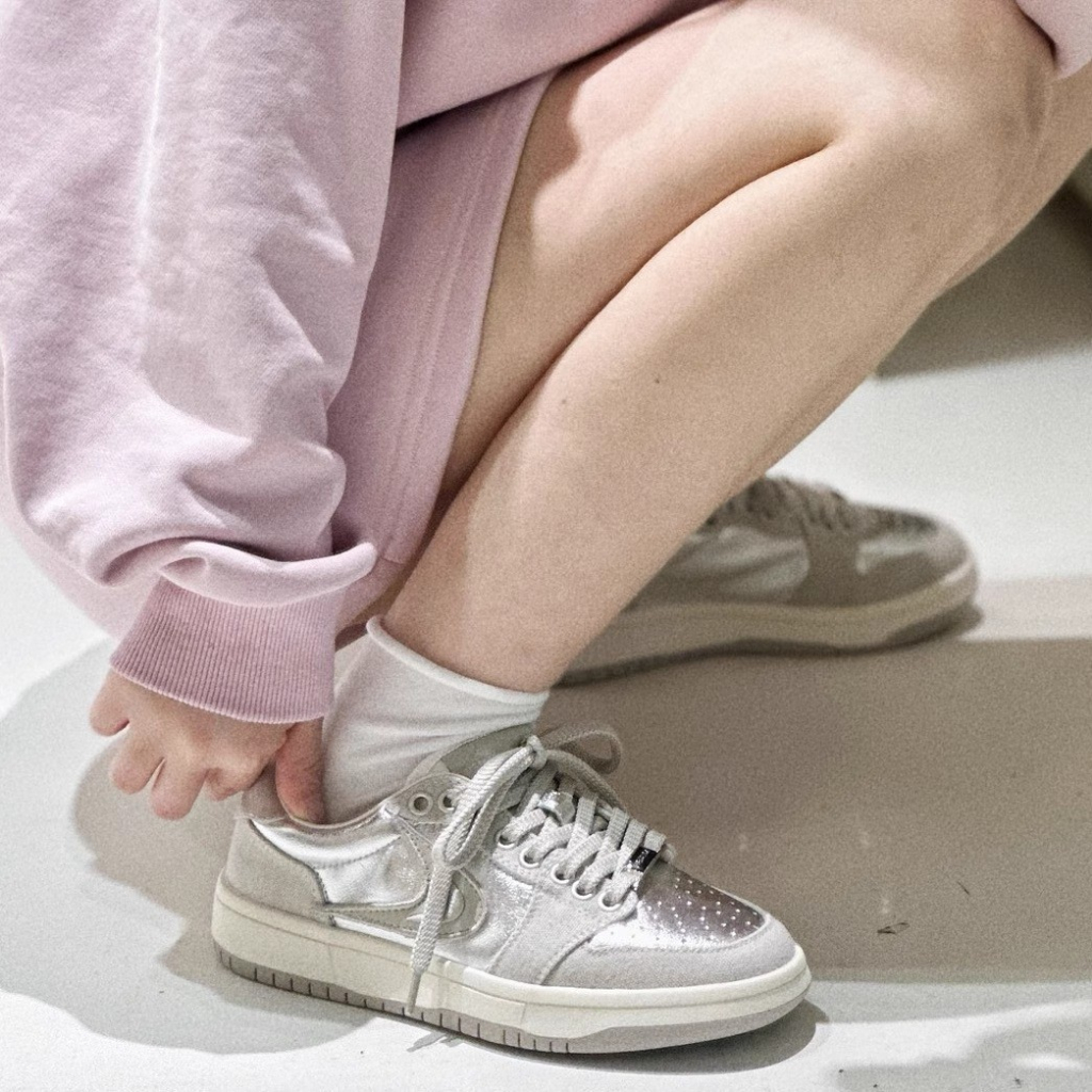 YAOLI  Giày Thể Thao Đế Phẳng Thoáng Khí Phong Cách retro Dễ Phối Đồ Cho Nữ