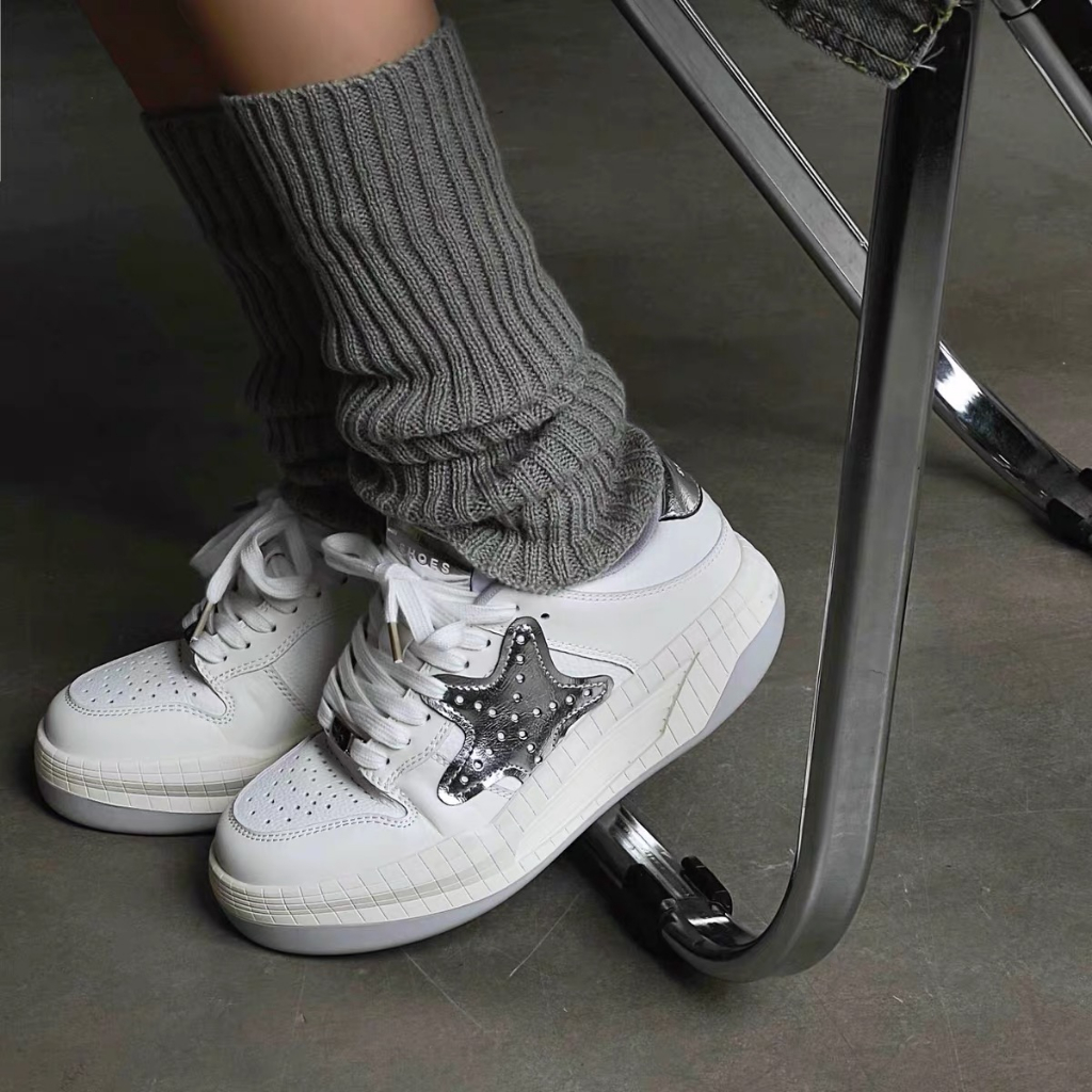 Giày Sneaker Đế  Siêu Nhẹ Phong Cách Thời Trang  Đáng Yêu Đế Bằng Phối Dây Bản To Giày Thể Thao Kiểu Nữ Mới 2023