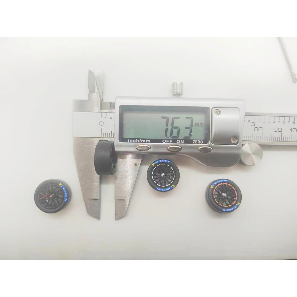 Mô Hình Bánh Xe Hơi Bằng Hợp Kim Tỉ Lệ 1 / 43