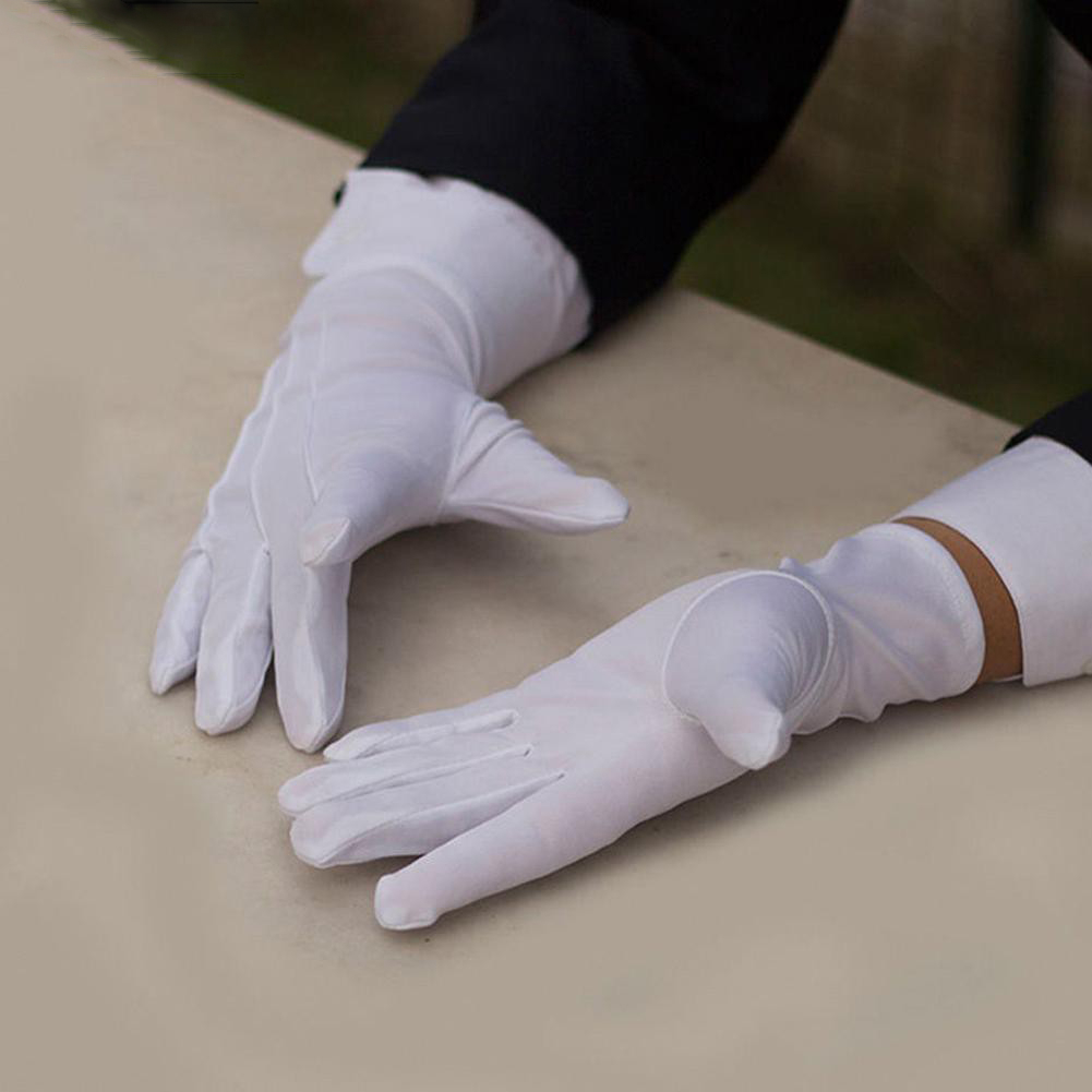 Đôi găng tay màu trắng thiết kế tinh tế trang nghiêm