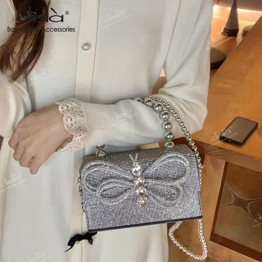 Dela Túi Đeo Chéo Đính Nơ Kim Cương Lấp Lánh Sang Trọng