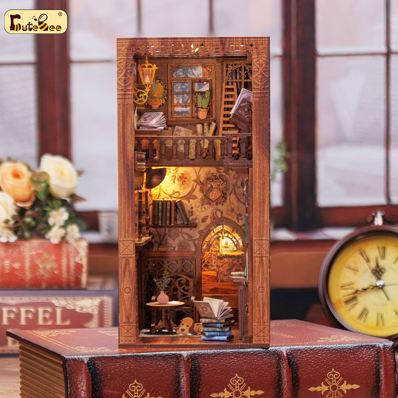 CUTEBEE DIY Book Nook Kit DIY nhà búp bê ngôi nhà búp bê mô hình nhà gỗ câu đố giáo dục Có nắp che bụi