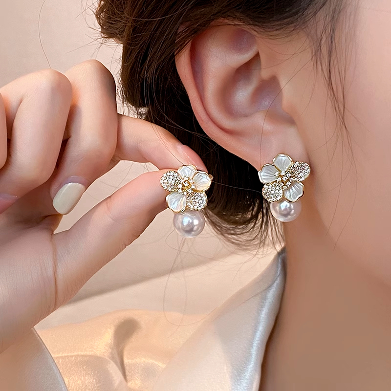 Hoa Tai Dáng Dài Hình Hoa Trà Đính Ngọc Trai Thanh Lịch Cho Nữ