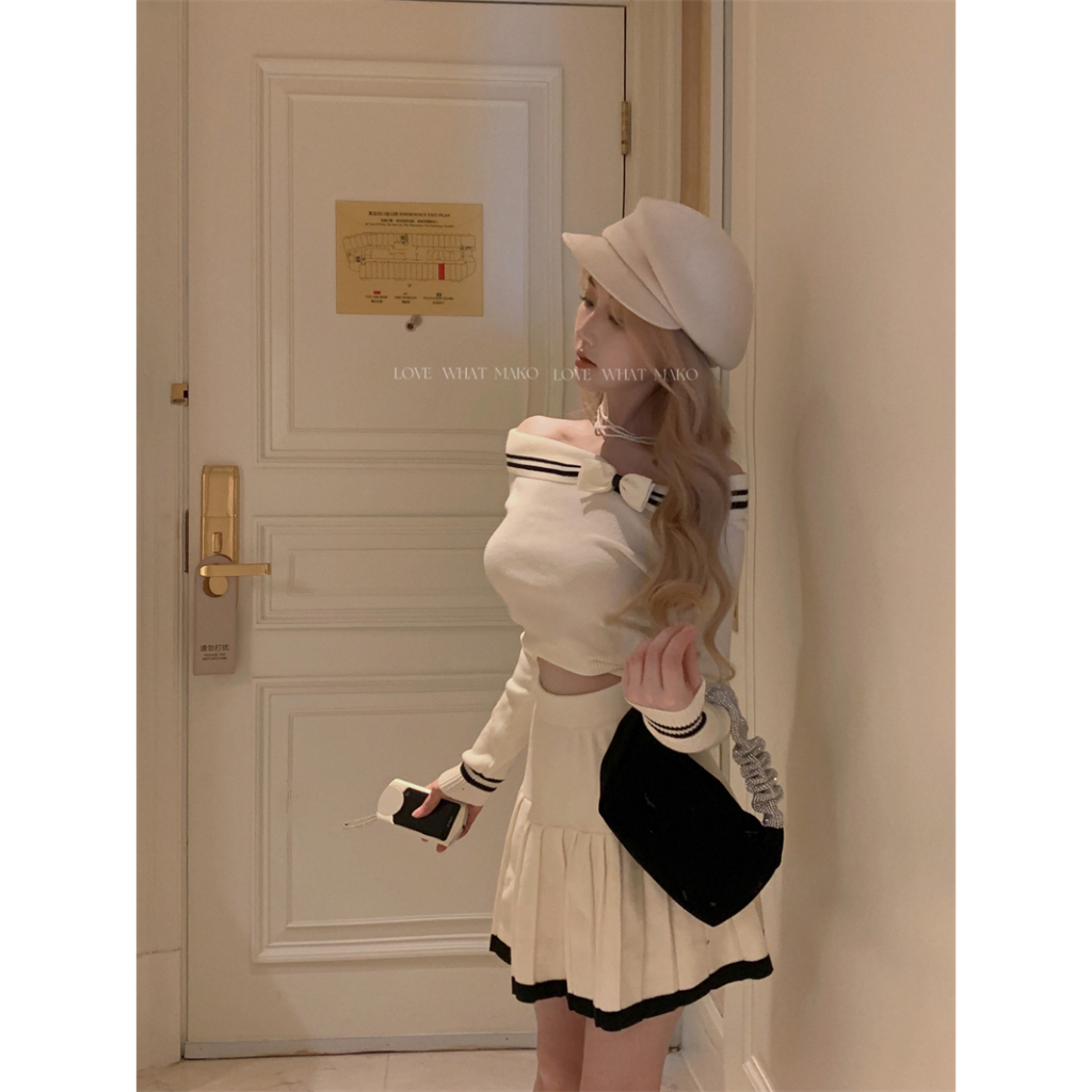 One Bộ Áo Dệt Kim Dài Tay Trễ Vai + Chân Váy Ngắn Xinh Xắn Dành Cho Nữ