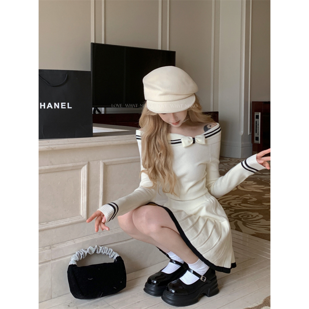 One Bộ Áo Dệt Kim Dài Tay Trễ Vai + Chân Váy Ngắn Xinh Xắn Dành Cho Nữ