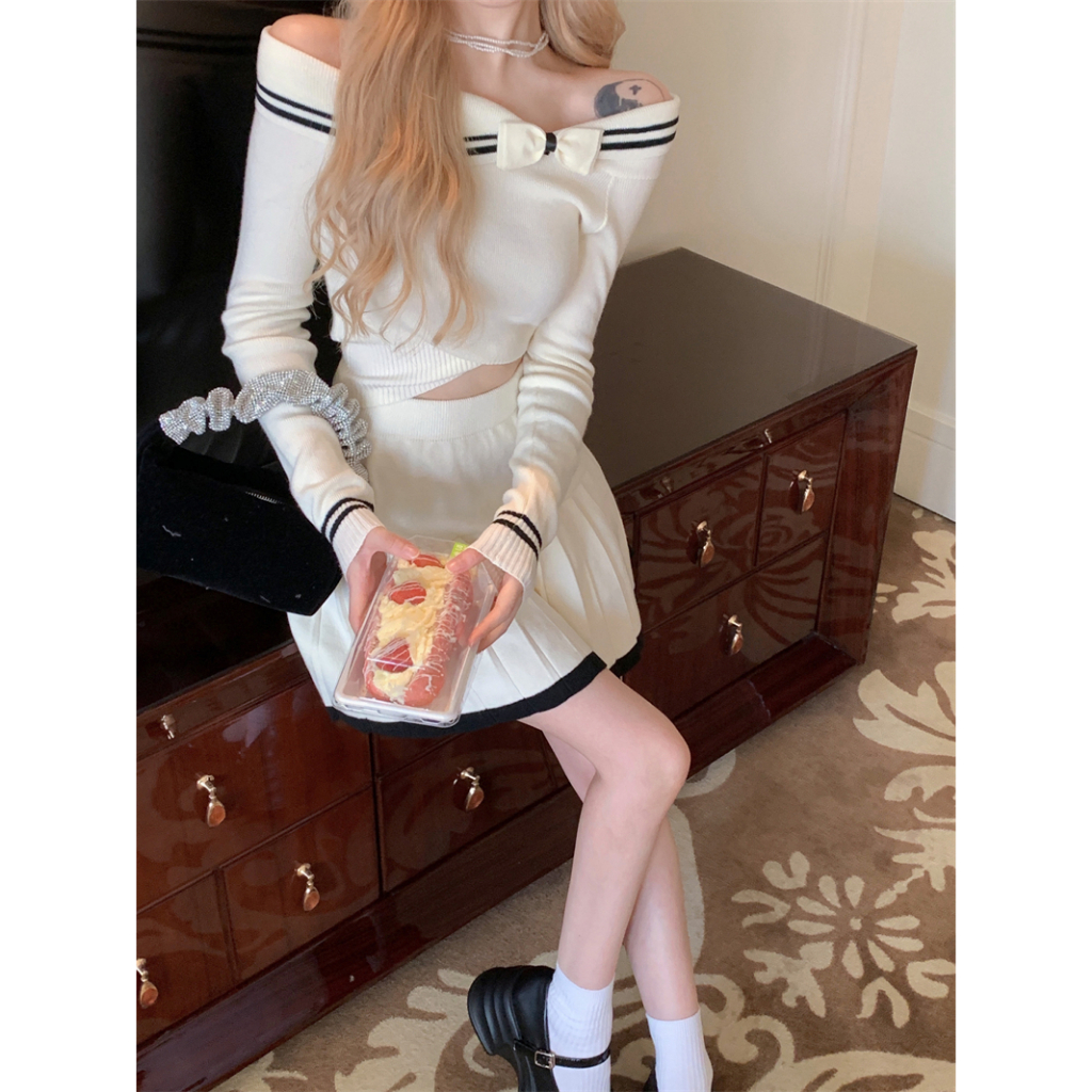 One Bộ Áo Dệt Kim Dài Tay Trễ Vai + Chân Váy Ngắn Xinh Xắn Dành Cho Nữ