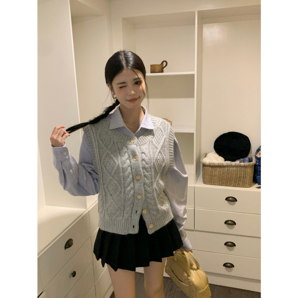 🍓Design sense loose stripe shirt sweater Fried Dough Twists vest cardigan