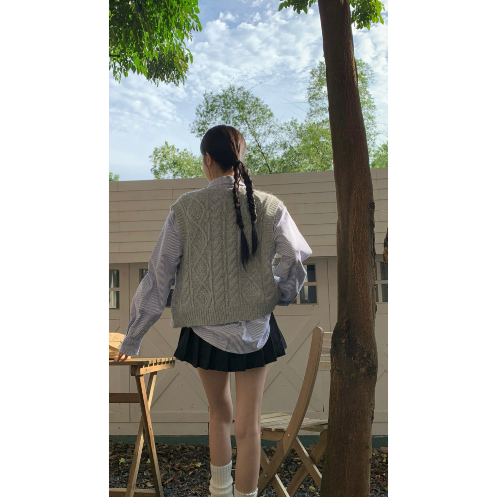 🍓Design sense loose stripe shirt sweater Fried Dough Twists vest cardigan