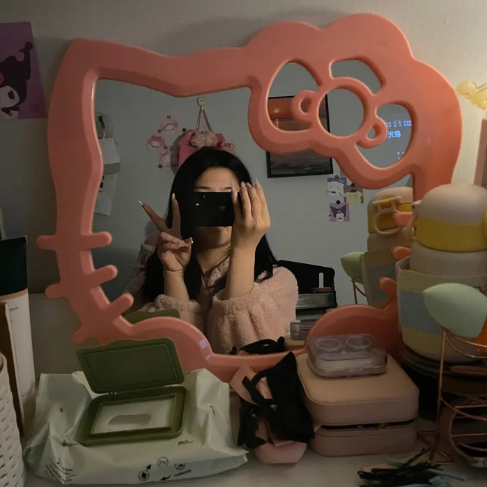 Sanrio Gương Trang Điểm Hình Hello Kitty Đáng Yêu Cho Nữ