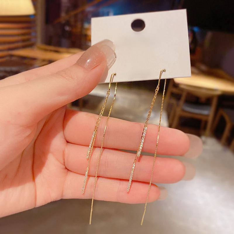 Thời Trang Bông Tai Mạ Vàng 18k Đính Đá Tua Rua Đơn Giản Cho Nữ