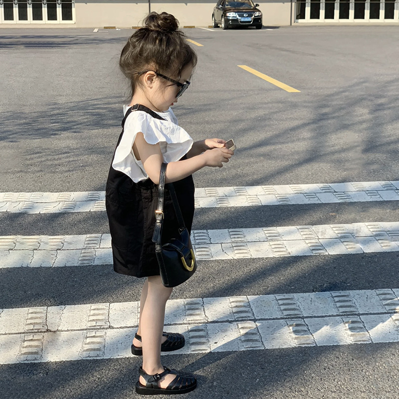 Set Áo Thun Tay Ngắn + Quần Yếm Dễ Thương Cho Bé Gái