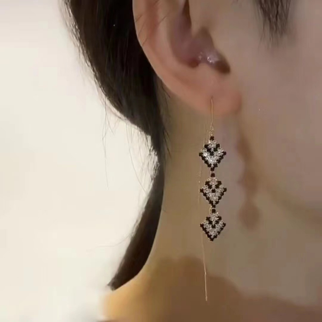 Đôi Khuyên Tai Tua Rua Bằng Thép Không Gỉ Thời Trang Hàn Quốc Cho Nữ