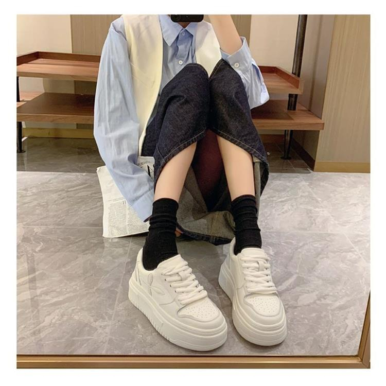 Giày Thể Thao Nữ Màu Trắng Đế Dày Phong Cách Mới