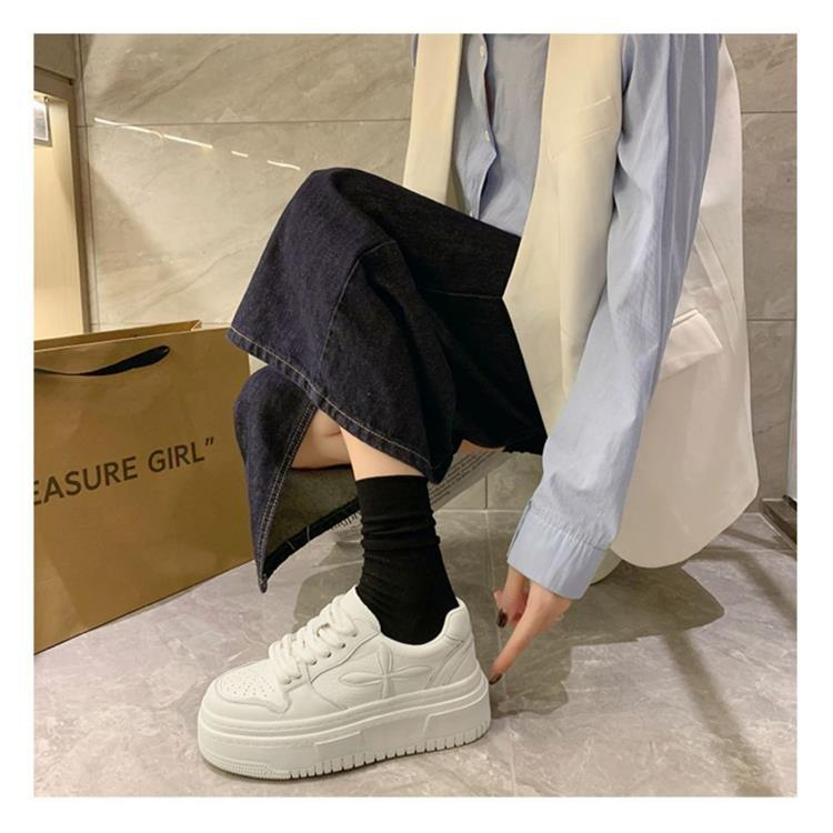Giày Thể Thao Nữ Màu Trắng Đế Dày Phong Cách Mới